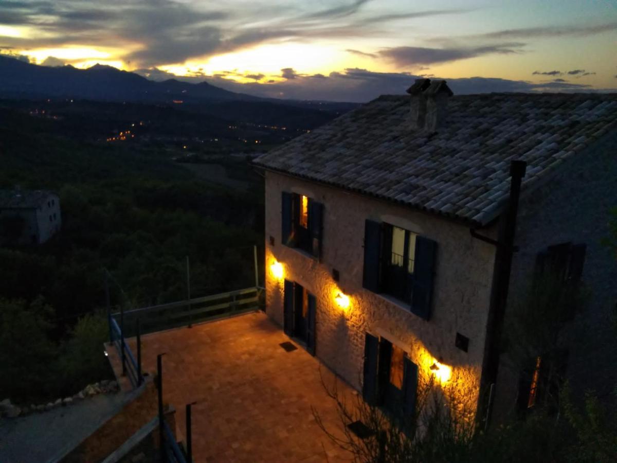 La Casa Dalle Finestre Blu *