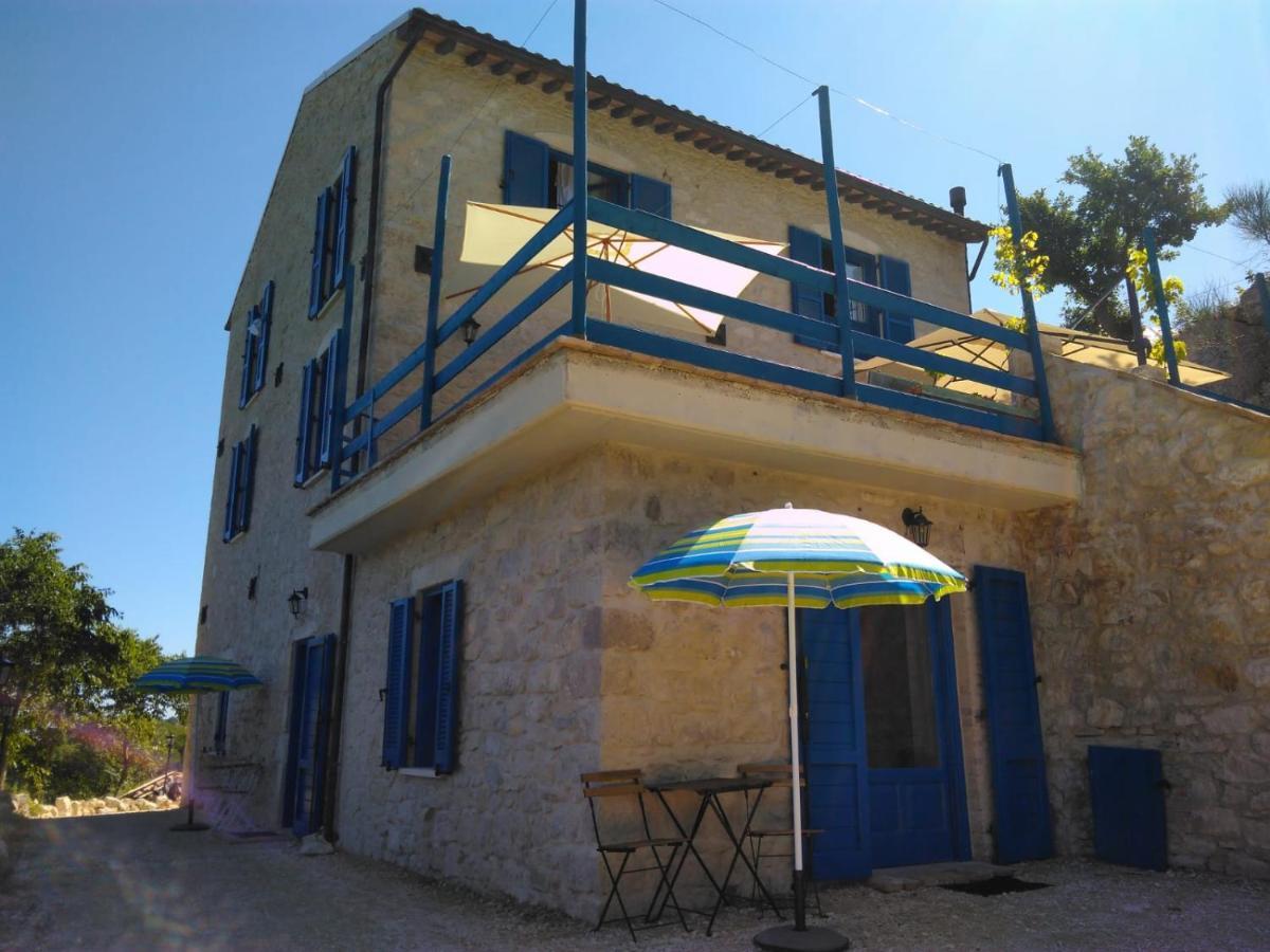 La Casa Dalle Finestre Blu *
