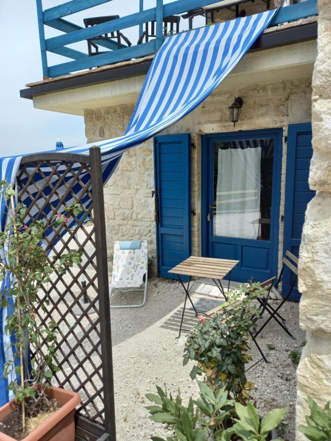 La Casa Dalle Finestre Blu Frühstückspension Abbateggio