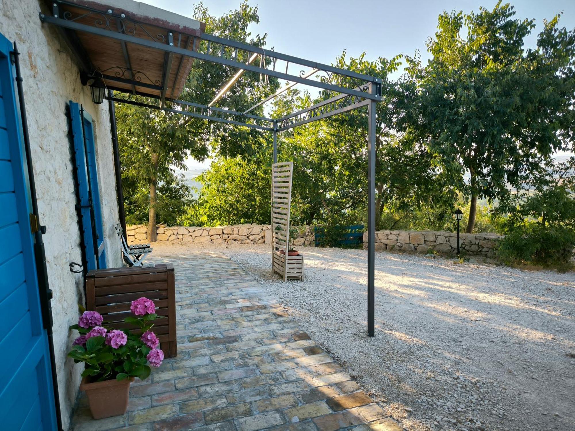La Casa Dalle Finestre Blu Frühstückspension *